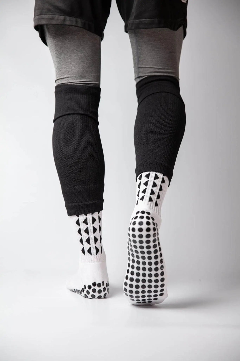 4 Pairs Men'S Grip Soccer Socks, Non-Slip Athletic Socks for Basketball, Football, Sports