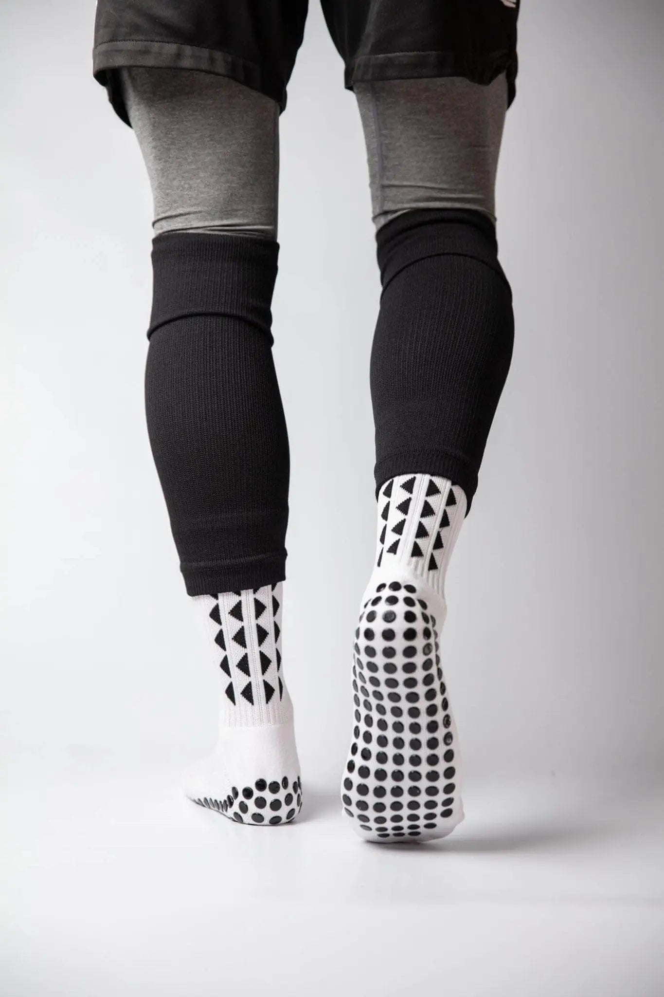 4 Pairs Men'S Grip Soccer Socks, Non-Slip Athletic Socks for Basketball, Football, Sports